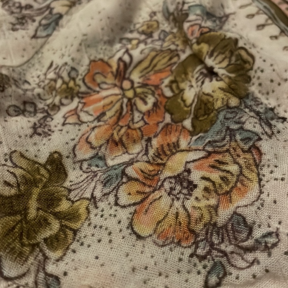 Patterned flowy blouse - Picture 3 of 3